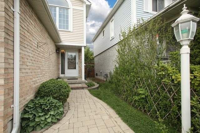 1280 Andover Dr, Oshawa, L1K2K3 | Image 3