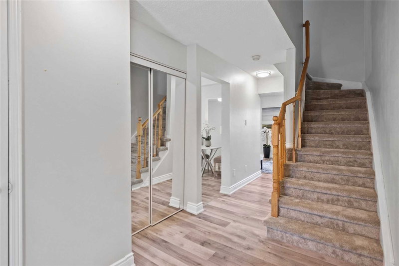 106 Timber Mill Ave N, Whitby, L1R2H4 | Image 2