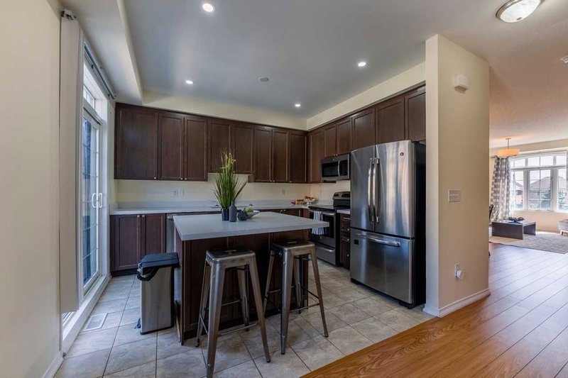 16 Quarrie Lane, Ajax, L1T 0N1 | Image 2