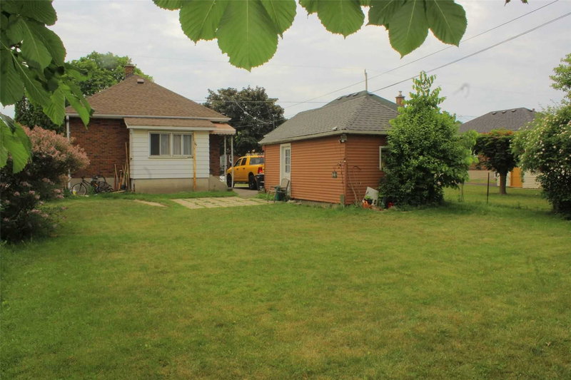 244 Etna Ave, Oshawa, L1H3B8 | Image 3