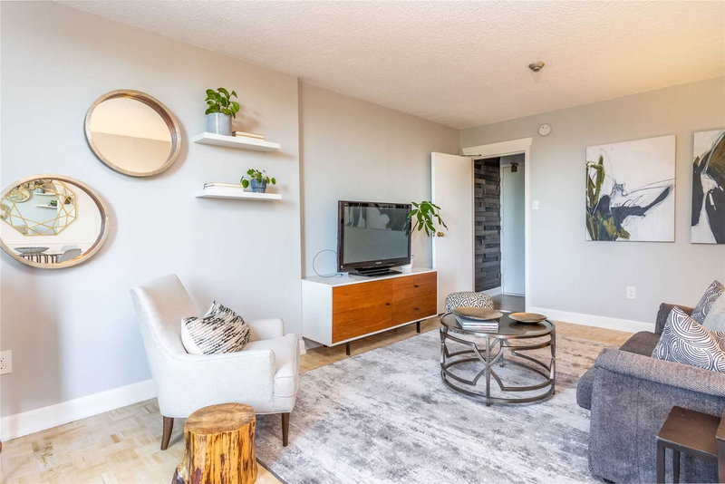 306 - 1071 Woodbine Ave, Toronto, M4C4C2 | Image 2