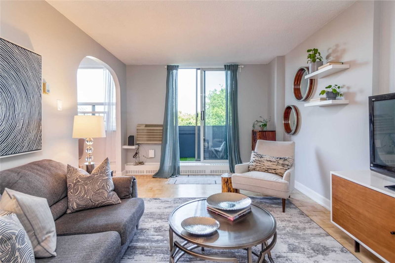 306 - 1071 Woodbine Ave, Toronto, M4C4C2 | Image 3