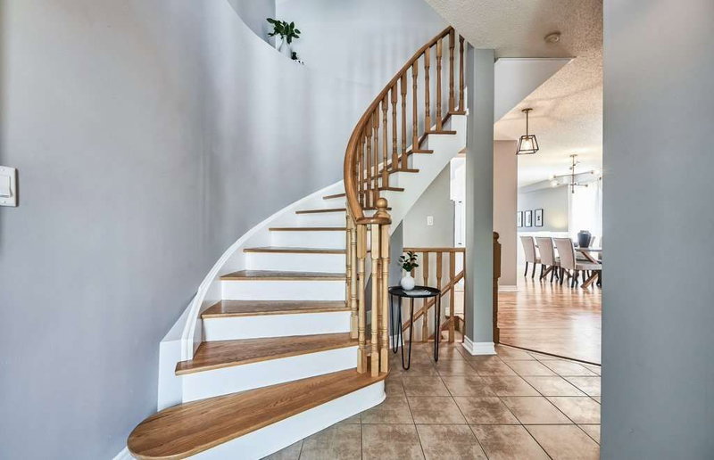 169 Wilshire Dr, Whitby, L1M2L6 | Image 2