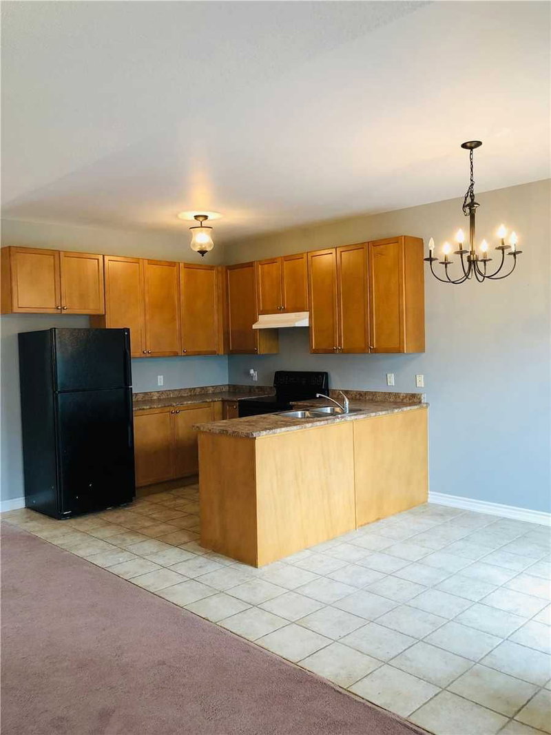 1303 Macinally Crt, Oshawa, L1K0B6 | Image 2