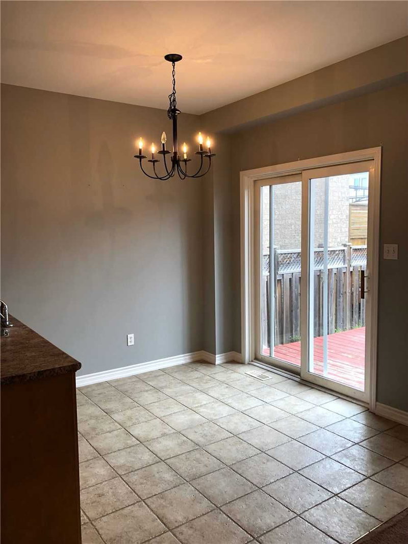 1303 Macinally Crt, Oshawa, L1K0B6 | Image 3