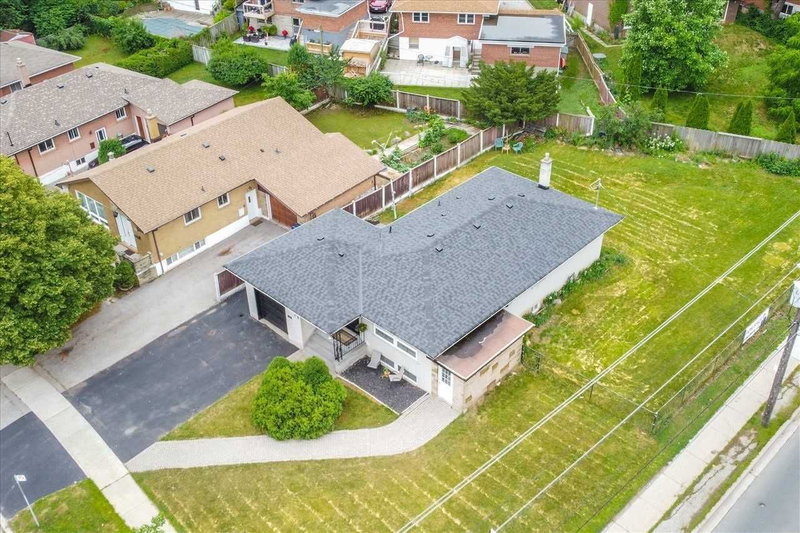54 Saratoga Dr, Toronto, M1P4J1 | Image 2