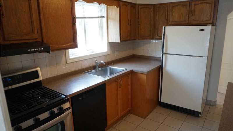 16 Glenshaw Cres, Toronto, M4B2C9 | Image 3