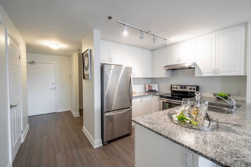 220 - 21 Brookhouse Dr, Clarington, L1B1N8 | Image 2