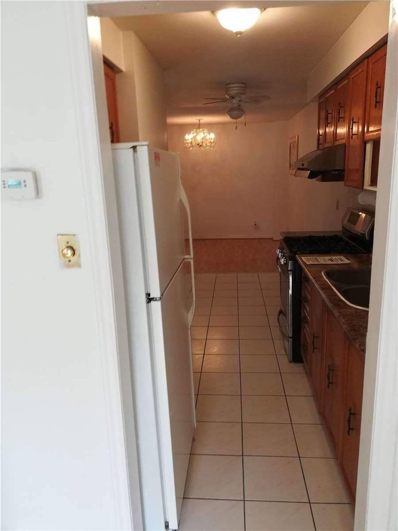 52 Danilack Crt, Toronto, M1V4L5 | Image 3