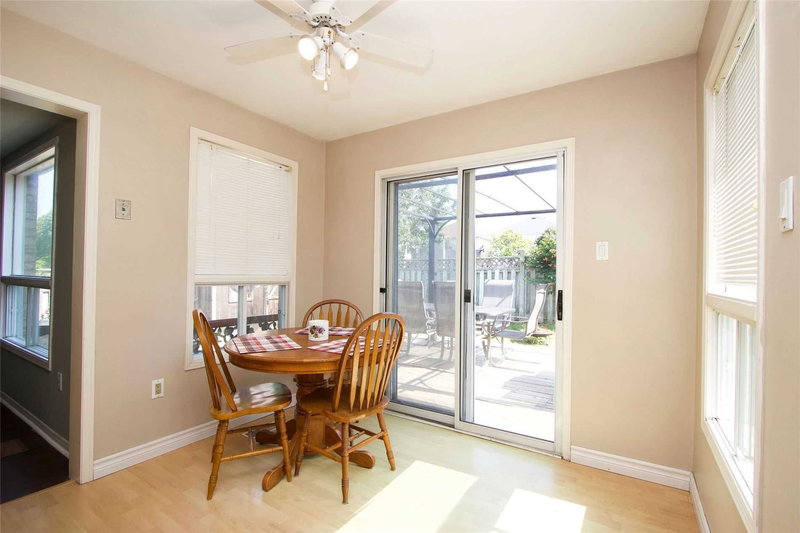 40 Doncaster Cres, Clarington, L1B1E7 | Image 2