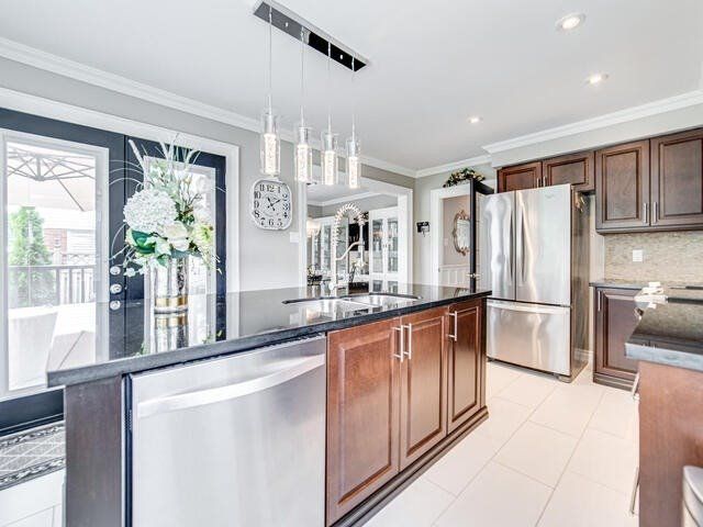 57 Rutherford Dr, Clarington, L1B1G6 | Image 2