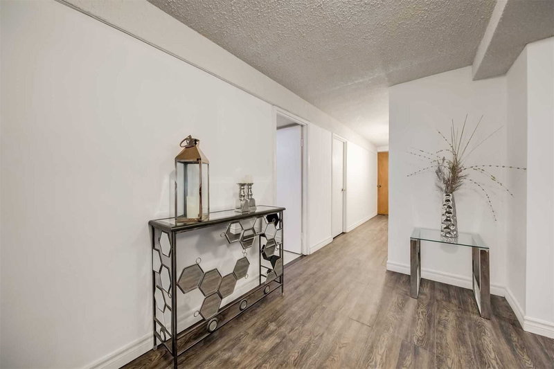 Lower - 2 Crayford Dr, Toronto, M1W3B6 | Image 3