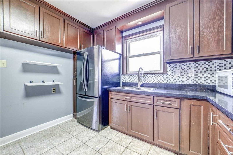 106 Ainsdale Rd, Toronto, M1R3Z2 | Image 2