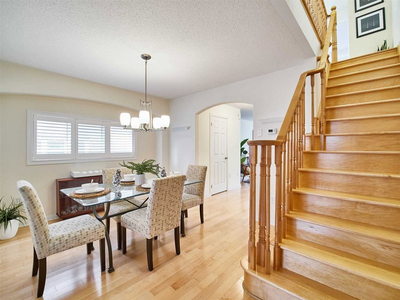 11 Winkler Terr, Toronto, M1L0C3 | Image 3