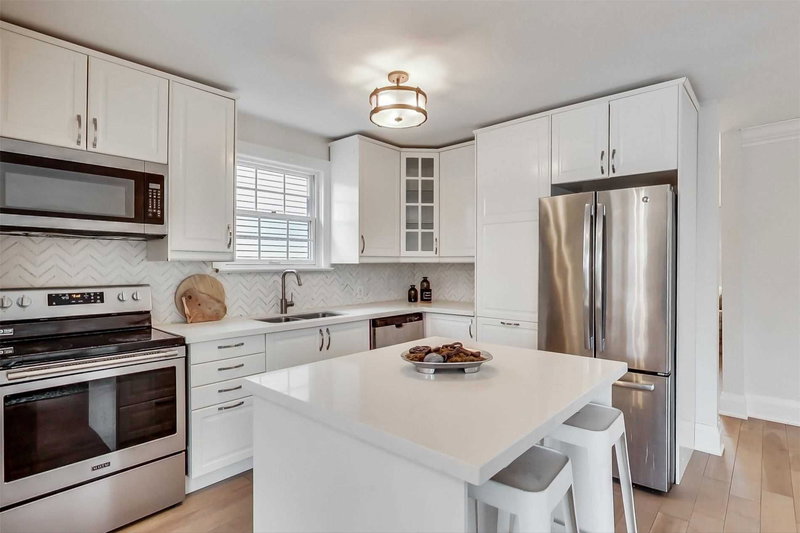 44 Doris Dr, Toronto, M4B 3C9 | Image 3