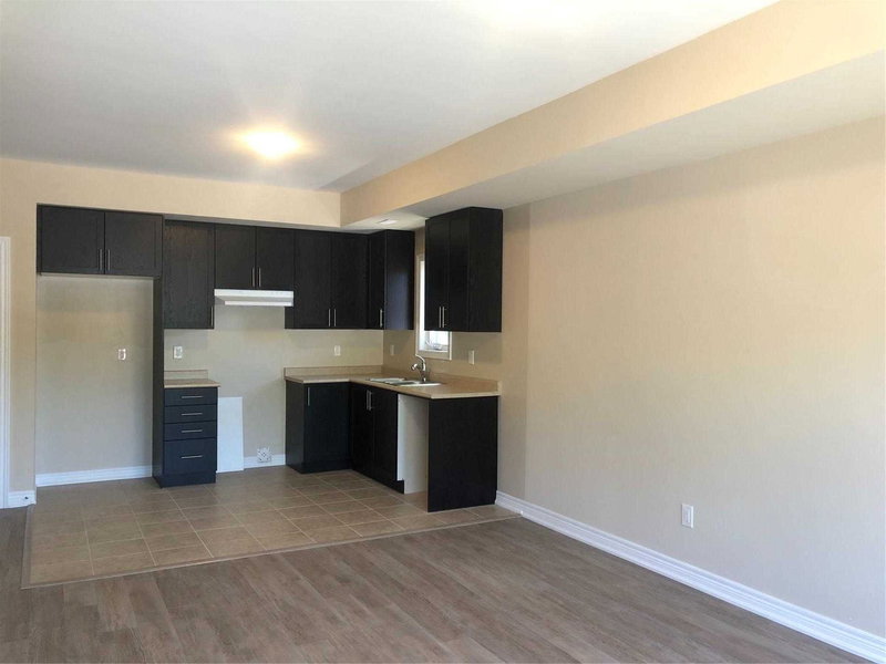 Upper - 293 Olive Ave, Oshawa, L1H2P5 | Image 2