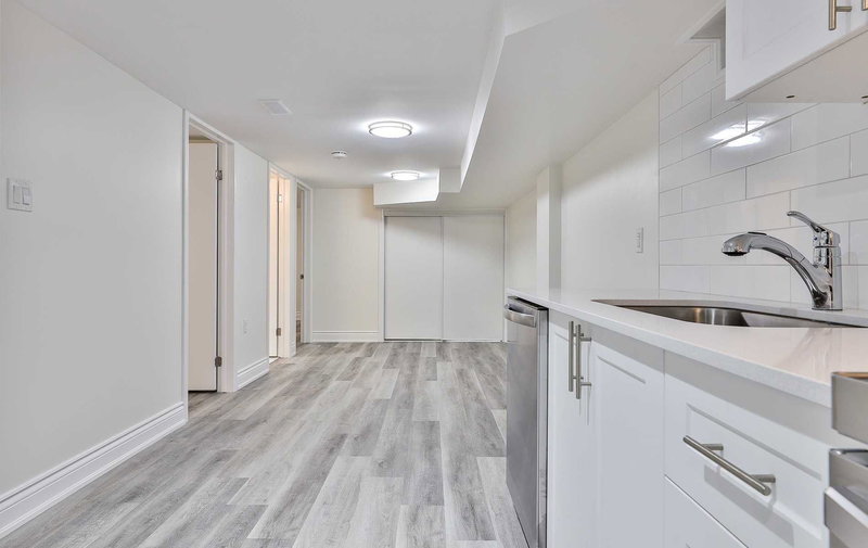 51B Fernwood Park Ave, Toronto, M4E3E9 | Image 2