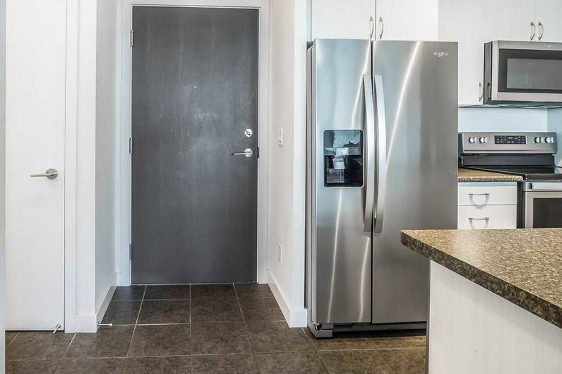 821 - 8 Trent Ave, Toronto, M4C 0A6 | Image 2