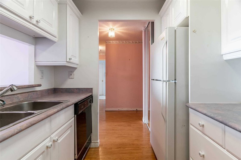 812 - 1665 Pickering Pkwy, Pickering, L1V 6L4 | Image 2