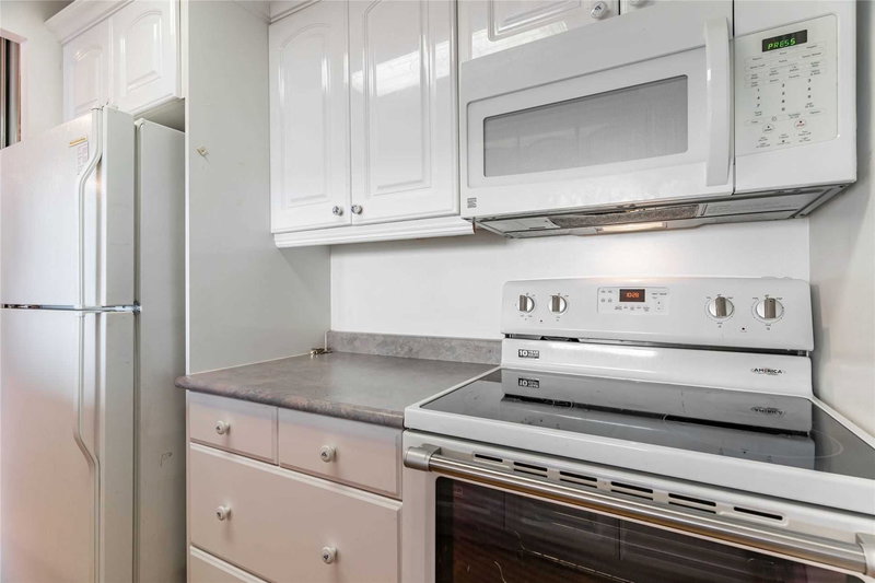 812 - 1665 Pickering Pkwy, Pickering, L1V 6L4 | Image 3