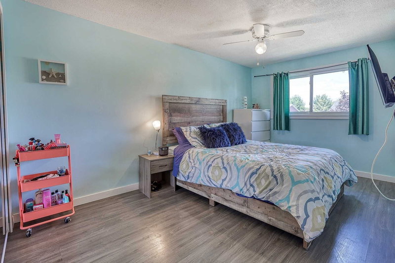 1499 Fenelon Cres, Oshawa, L1J6G2 | Image 3