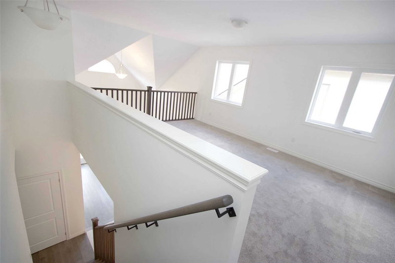 Main - 407 Northglen Blvd, Clarington, L1C 7E2 | Image 3