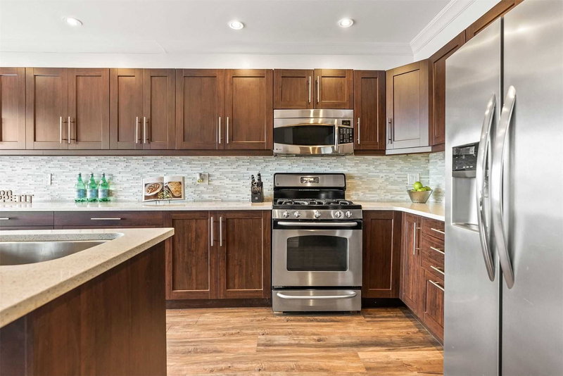 21 Fernbank Pl, Whitby, L1R1S9 | Image 2