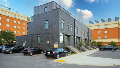 Townhouse sold at 99-1780 Simcoe Street, Oshawa, Ontario, L1G4X9 - Samac - MLS: E5367211