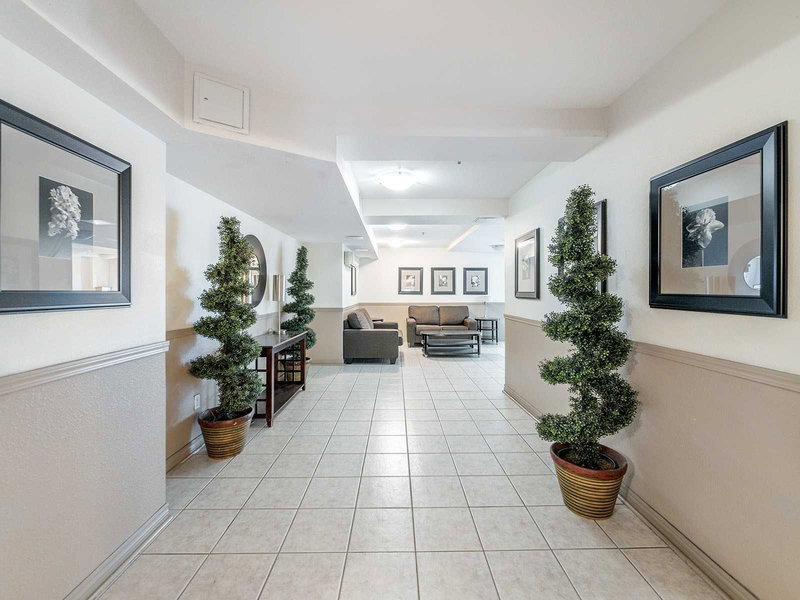 407 - 684 Warden Ave, Toronto, M1L4W4 | Image 2