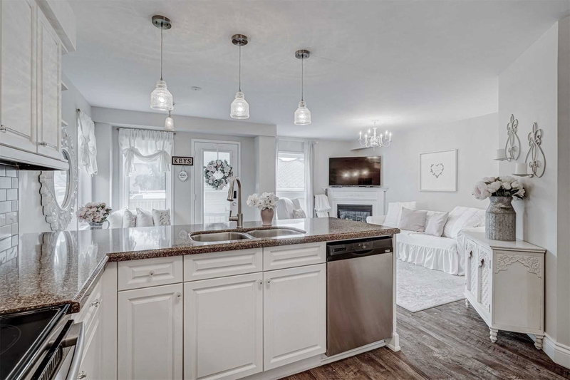 149 Carnwith Dr E, Whitby, L1M2J5 | Image 2