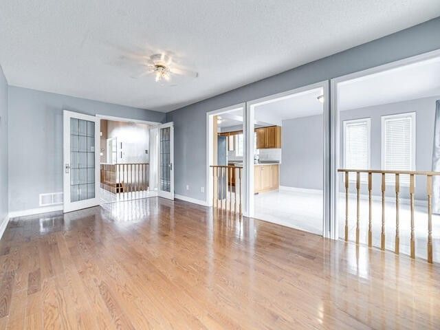 33 Emmett Pl, Whitby, L1R 2B4 | Image 3