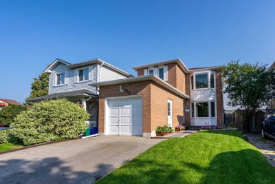 Detached House sold at 732 Bennett Crescent, Oshawa, Ontario, L1K 1T6 - Pinecrest - MLS: E5373239