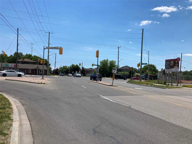 915 Taunton Rd E, Whitby, L1R3L7 | Image 2