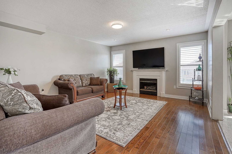 60 Batt Cres, Ajax, L1T4L8 | Image 2