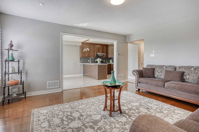 60 Batt Cres, Ajax, L1T4L8 | Image 3