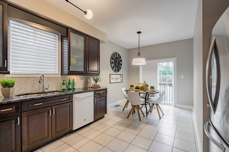 16 Cody Ave, Whitby, L1M1K8 | Image 3