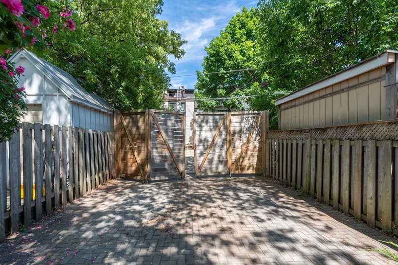 Upper - 121 Galt Ave, Toronto, M4M2Z4 | Image 3