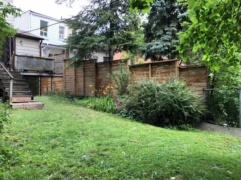 19 Ivy Ave, Toronto, M4L2H6 | Image 2