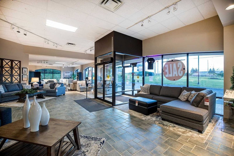 900 Champlain Ave, Oshawa, L1J7A6 | Image 3