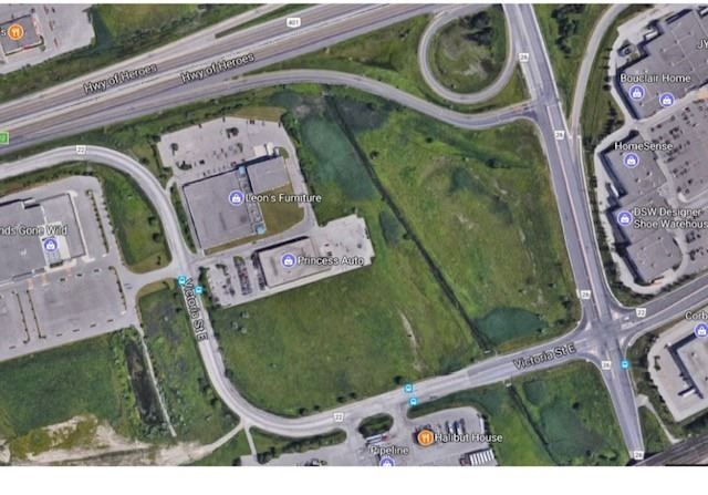 1578 Victoria St E, Whitby, L1N 0E5 | Image 3