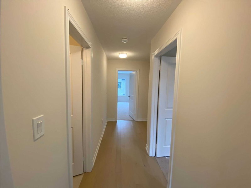 1371 Gull Crossing, Pickering, L1W 0B7 | Image 2