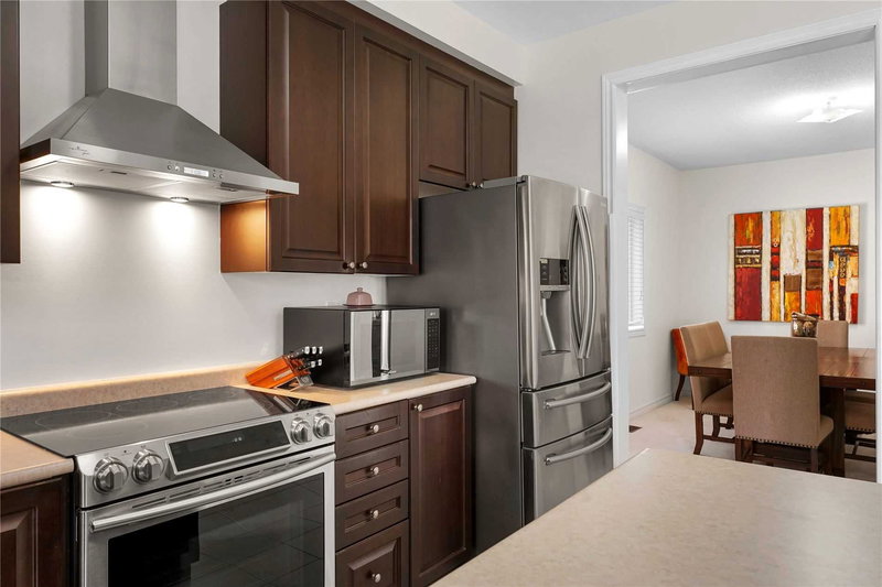 10 Campview St, Whitby, L1R0K5 | Image 2