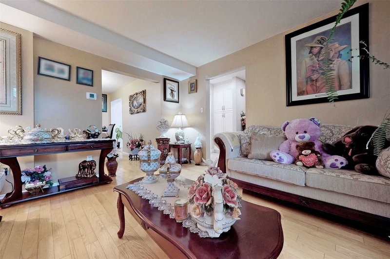 28 Scotney Grve, Toronto, M1B2S4 | Image 3