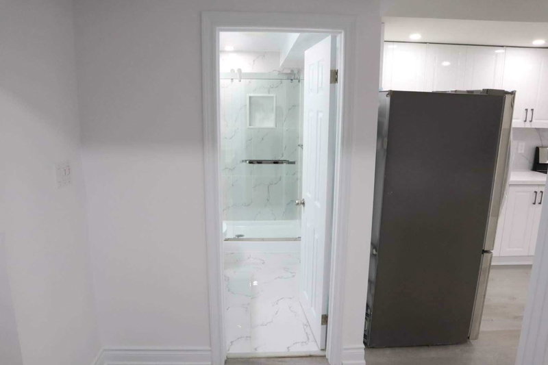 Lower - 1627 Baggins St, Pickering, L1W1H2 | Image 2