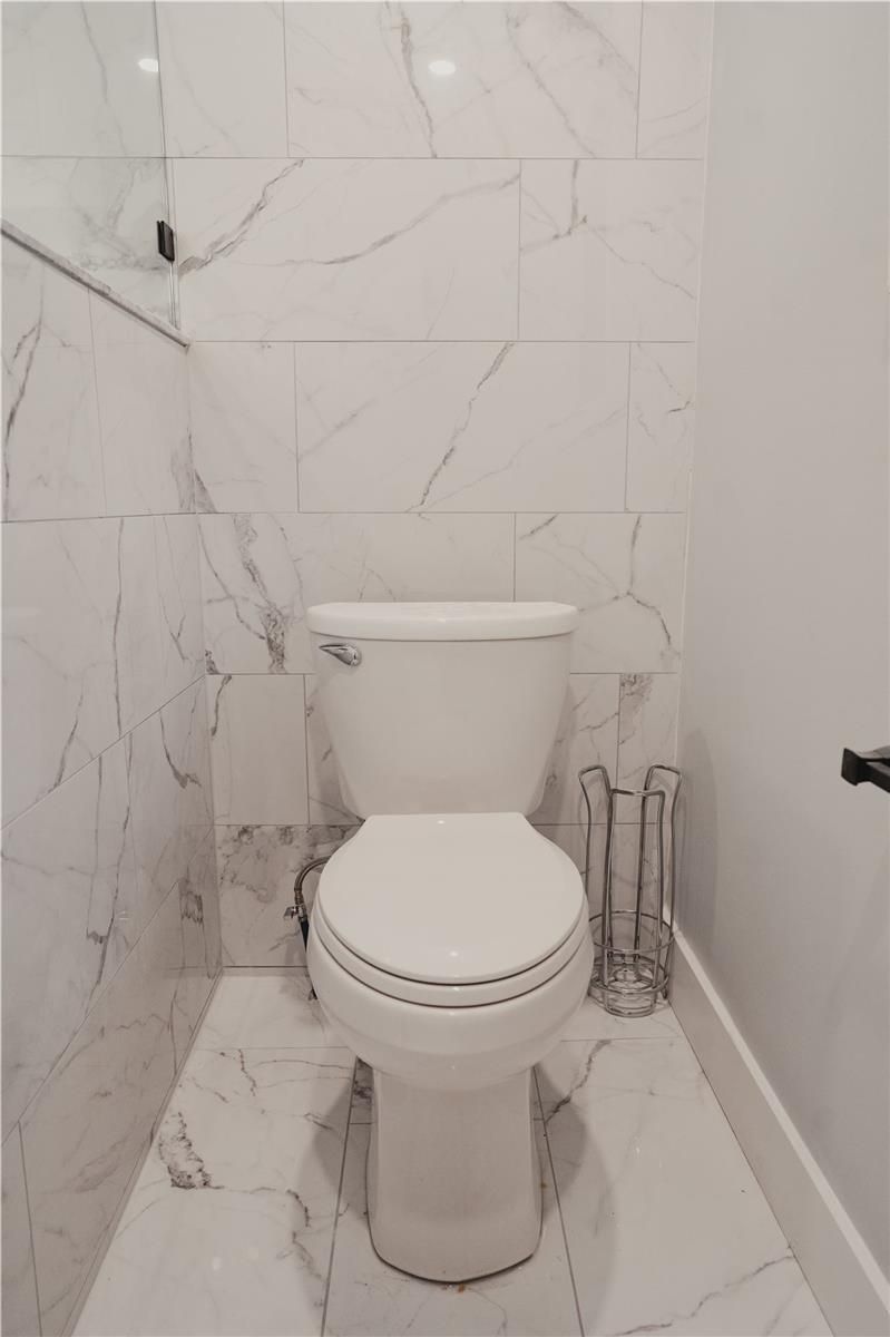 588 Marksbury Rd, Pickering, L1W 2S8 | Image 2