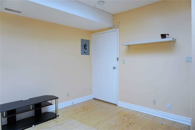 Upper Level leased at Apt 2-2828 Danforth Avenue, Toronto, Ontario, M4C1M1 - East End-Danforth - MLS: E5421273