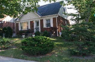 Detached House sold at 1 Milne Avenue, Toronto, Ontario, M1L1J7 - Oakridge - MLS: E542672