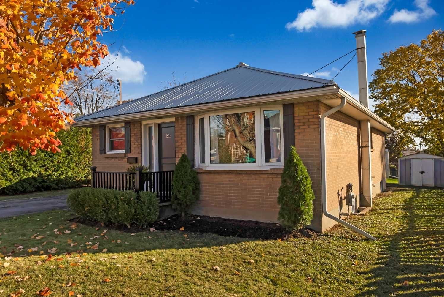 Detached House sold at 21 Queen Street, Clarington, Bowmanville, L1C1M1 - MLS: E5430374