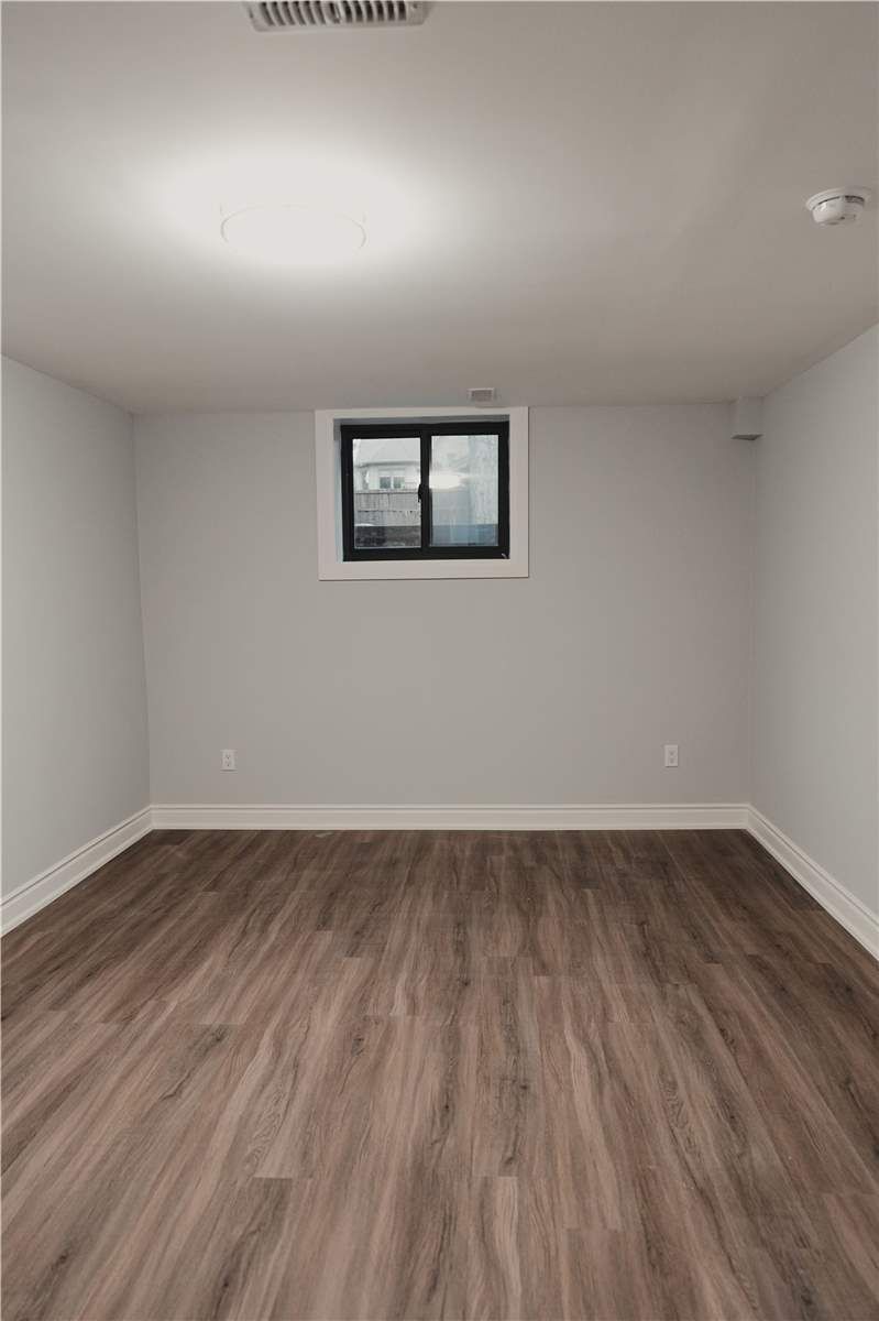 588 Marksbury Rd, Pickering, L1W2S8 | Image 2