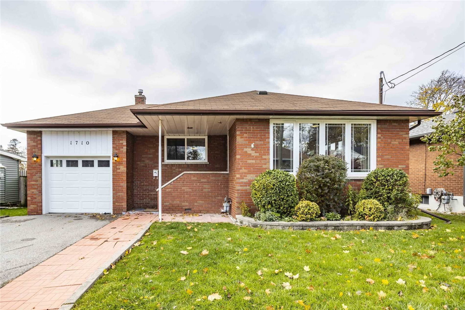 Detached House sold at 1710 Dufferin Street, Whitby, Ontario, L1N1B4 - Port Whitby - MLS: E5435394